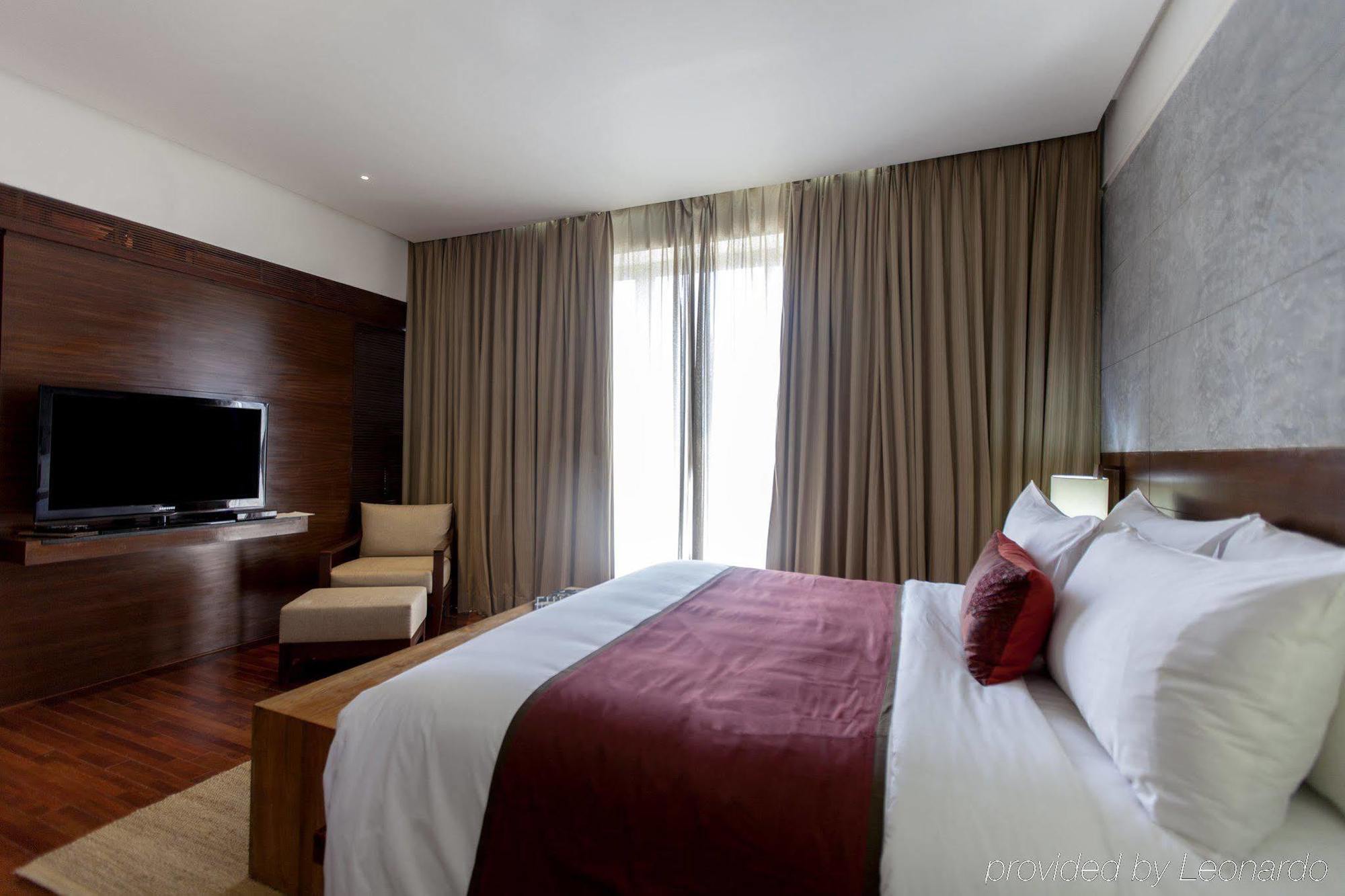 Holiday Inn & Suites Bengaluru Whitefield Екстер'єр фото